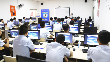 企業(yè)高管面對(duì)面 探索IT技術(shù)前沿，新華電腦學(xué)校引領(lǐng)數(shù)字人才培養(yǎng)新路徑